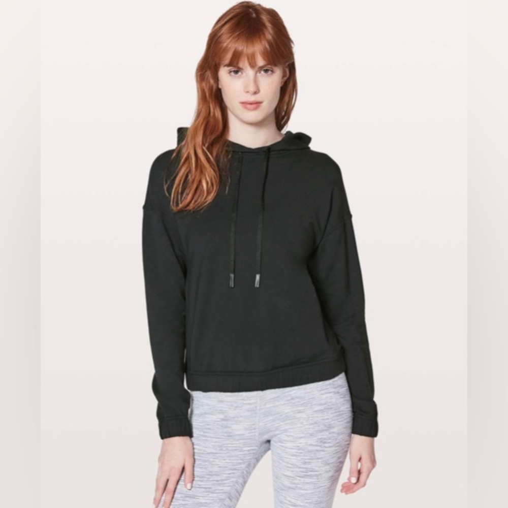 Lululemon Twisted & Tucked Pullover
Black